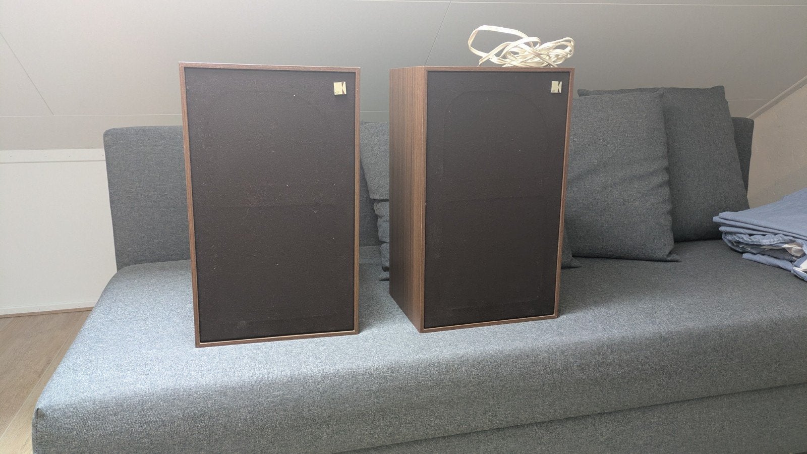 Kef Chorale Vintage Hifi Luidsprekers - Klassiek Geluid, Gebruikt, Minder dan 60 watt, Front, Rear of Stereo speakers, Ophalen