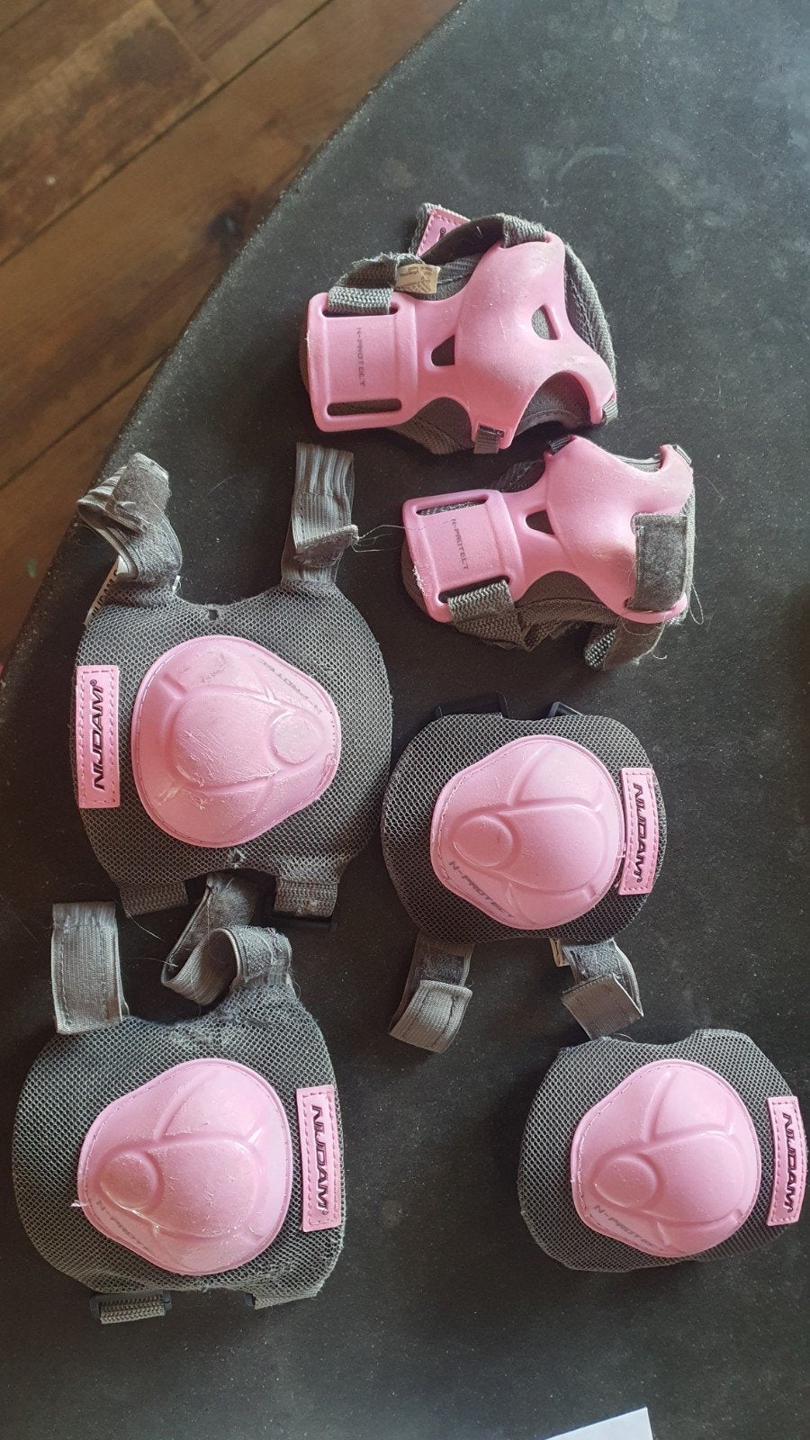 Nijdam Beschermset Roze - Maat S, Overige merken, Gebruikt, Kinderen, Ophalen of Verzenden