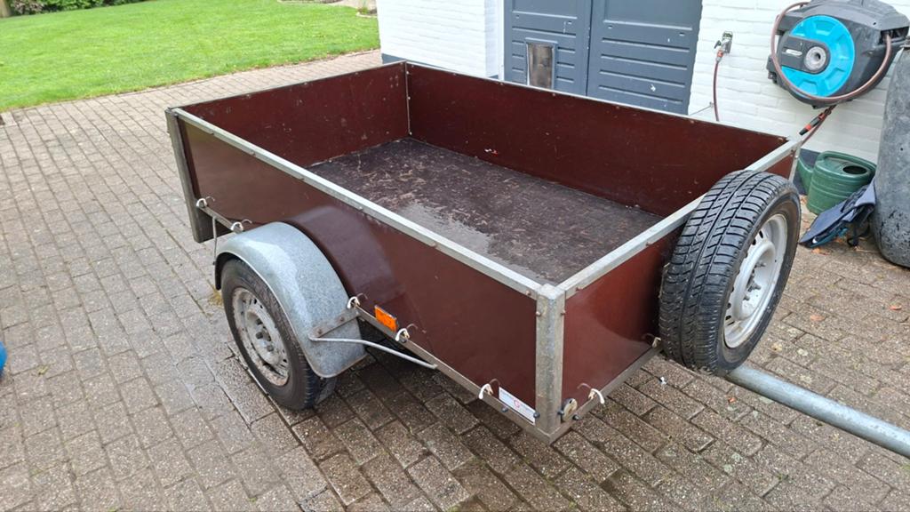 Stevige aanhangwagen met reservewiel, Ophalen, Gebruikt
