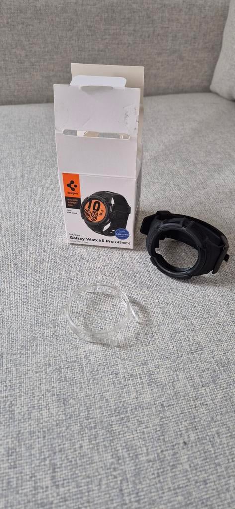 Spigen Rugged Armor Pro, Ophalen of Verzenden, Zo goed als nieuw