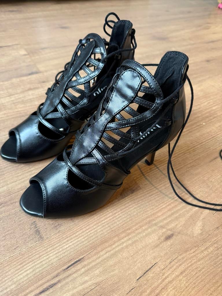Burju High Heels NIEUW, Zwart, Nieuw, Ophalen of Verzenden, Schoenen met hoge hakken