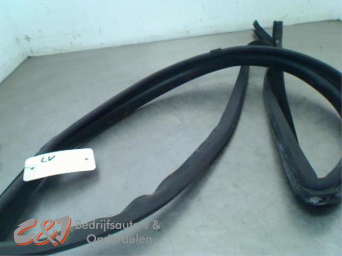 Portierrubber 2Deurs links van een Opel Combo, Gebruikt, -, -, Opel