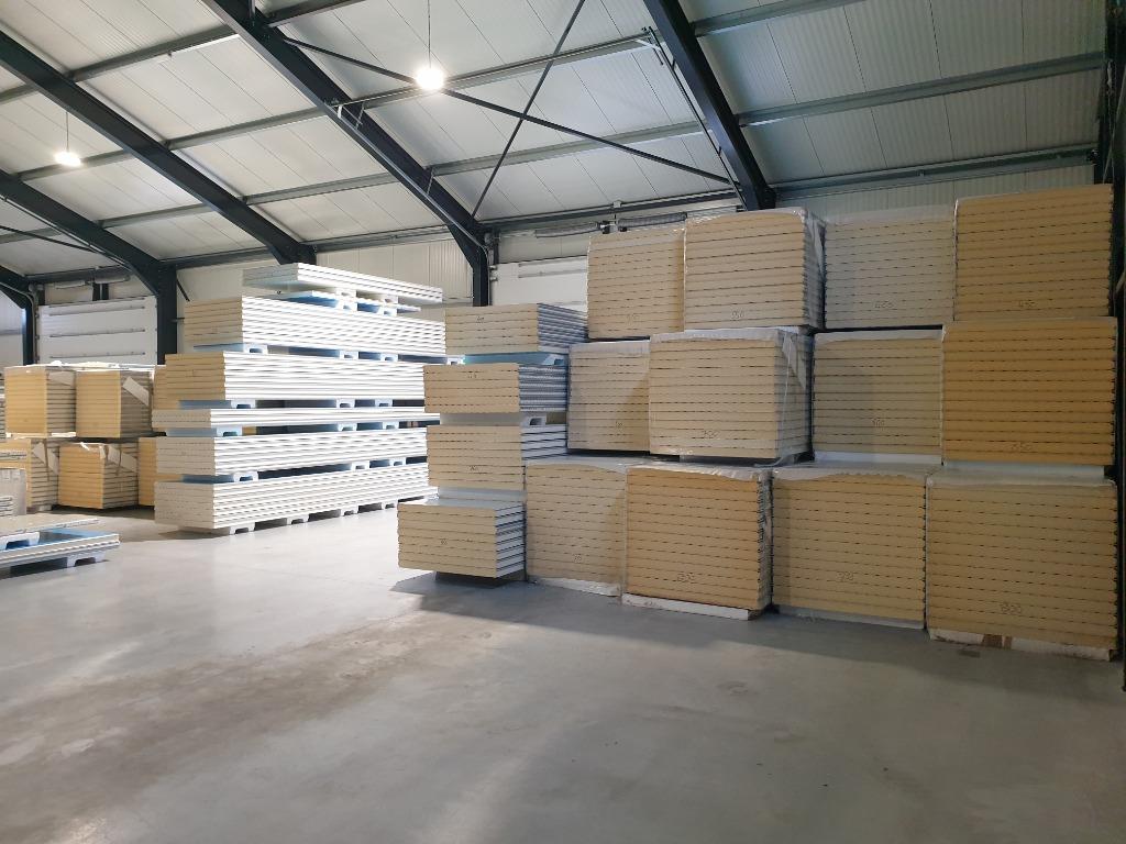 Sandwichpanelen wand 30, 40, 60 & 80 mm dik 7016 en 9002