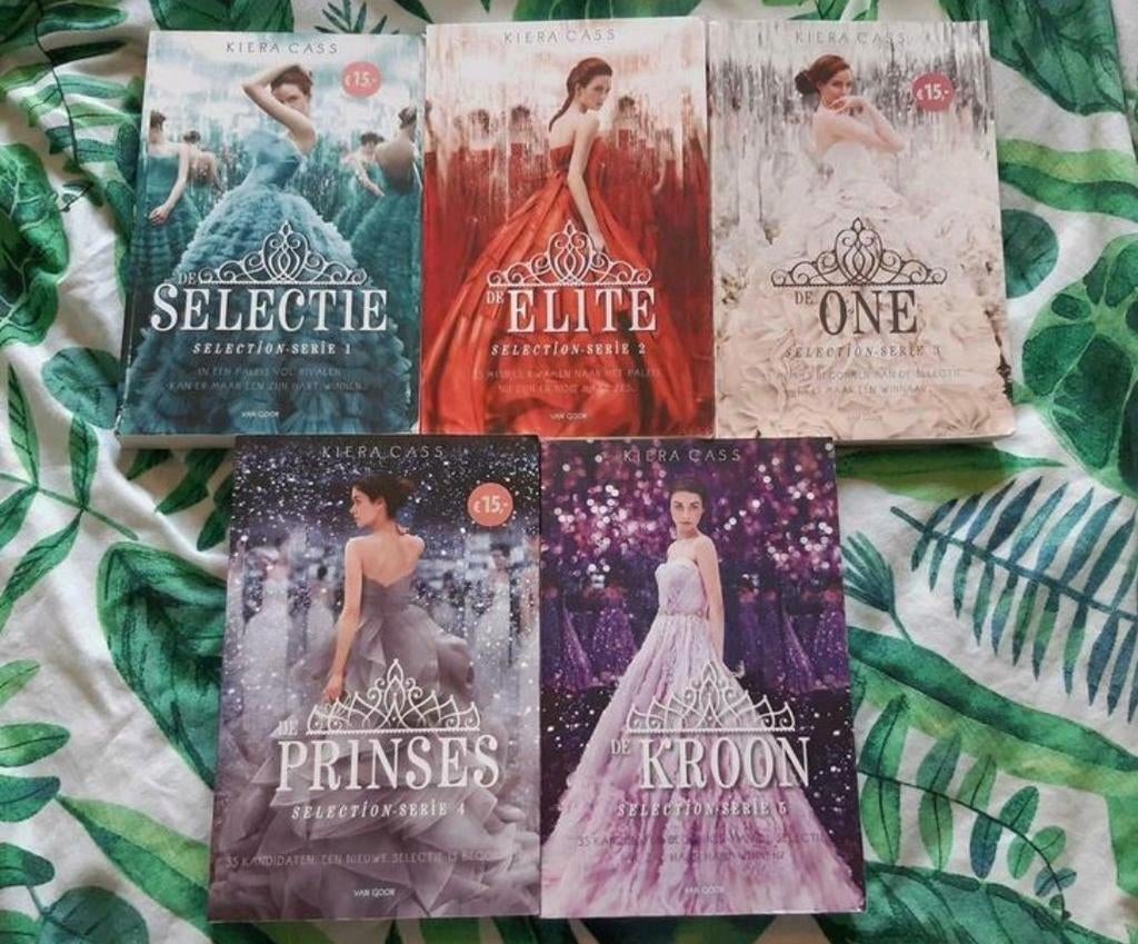 Kiera Cass: de Selectie + Elite + One + Prinses + Kroon, NL, Boeken, Chicklit, Ophalen of Verzenden