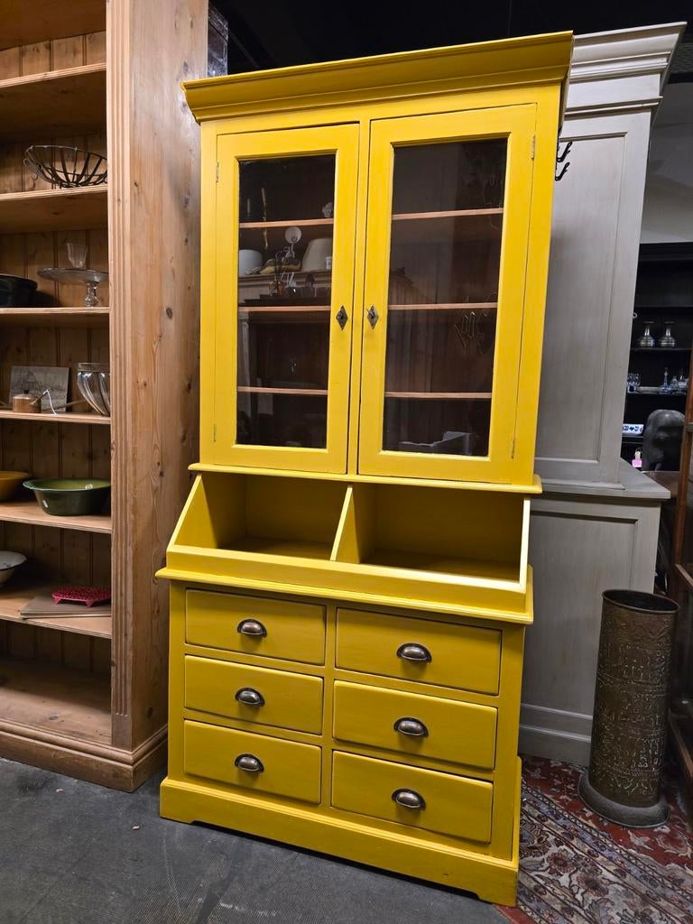 Leuke gele grutterskast | buffetkast | winkelkast teak, Met deur(en), Gebruikt, 100 tot 150 cm, 200 cm of meer