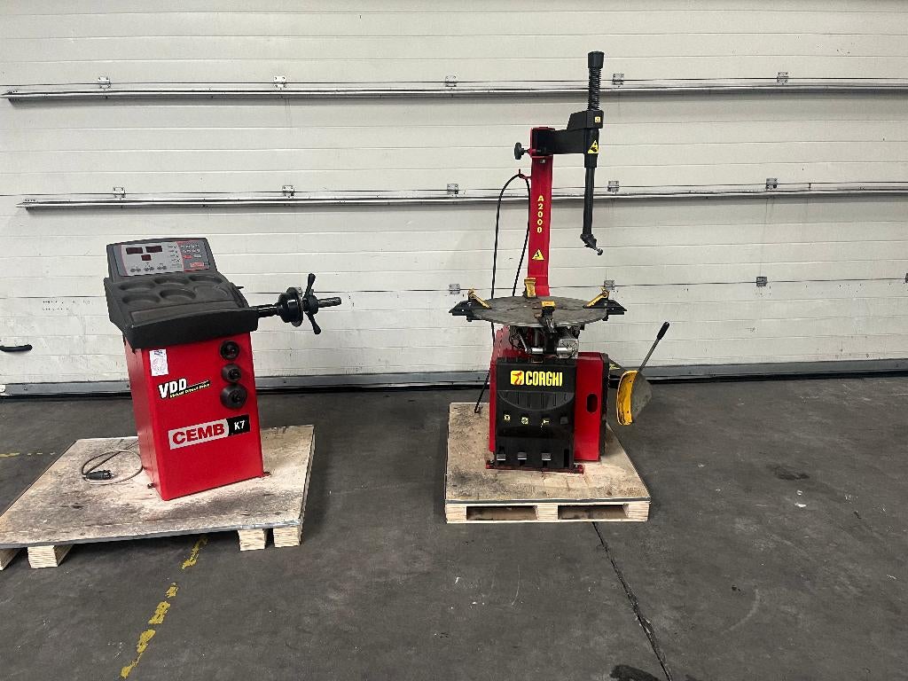 Corghi A2000 Banden demonteermachine en CEMB K7 balanceer, Ophalen, Gebruikt, Paderbornstraat 1, Info@wolftools.nl