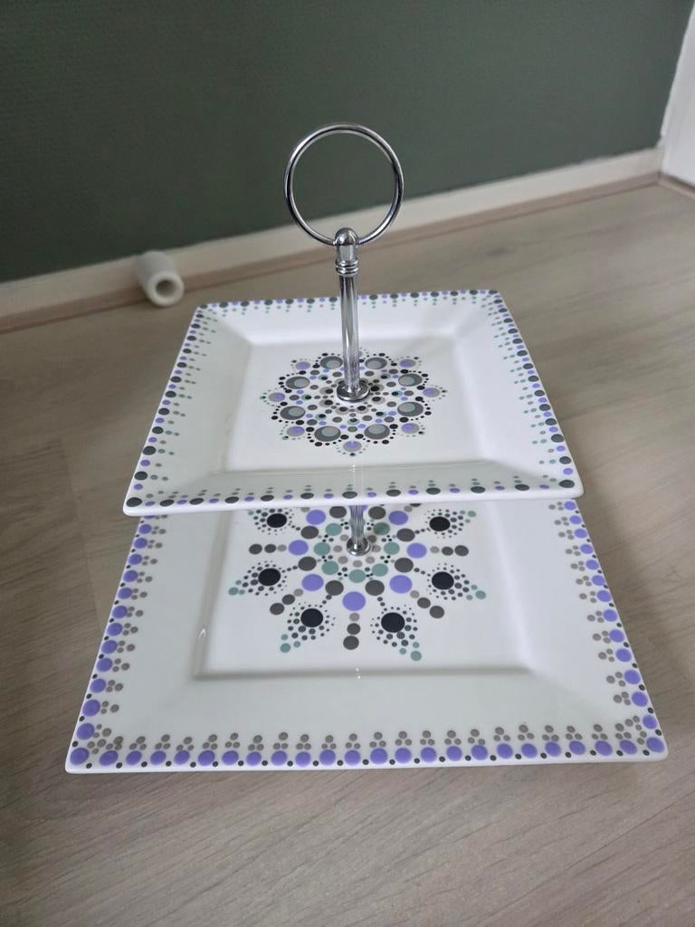 Leuke gestipte etagère 2-laags, Ophalen, Zo goed als nieuw