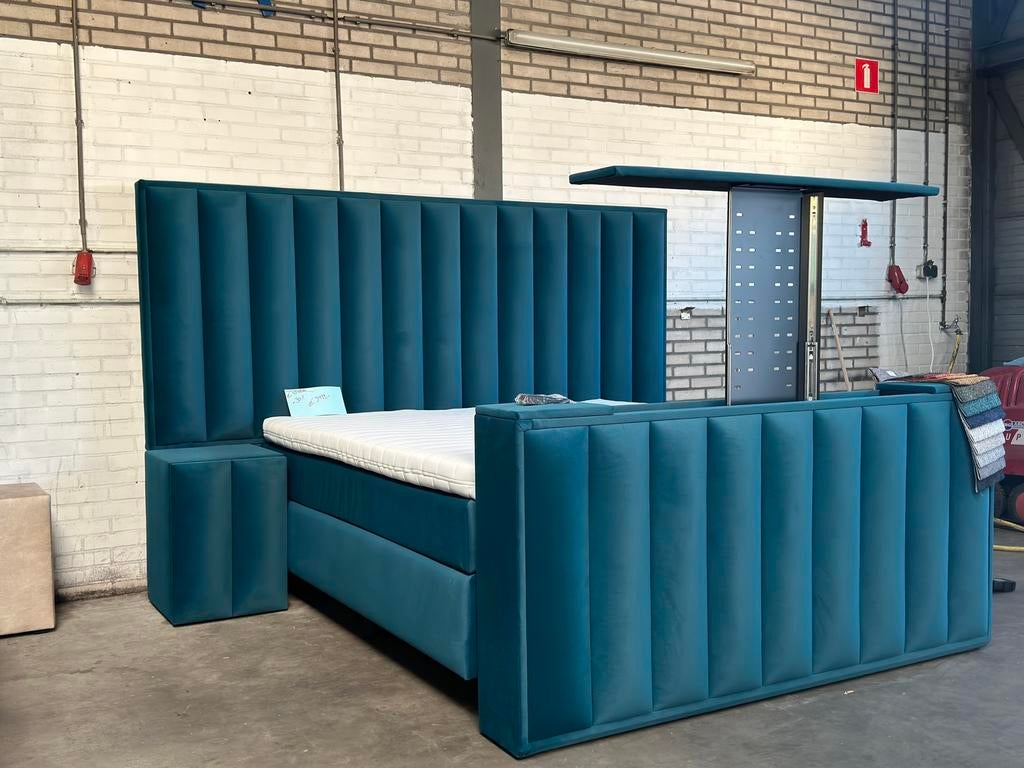 Boxspring luxe 180x200 compleet met voetbord tv lift!, Huis en Inrichting, Ophalen, 180 cm, 200 cm, Nieuw