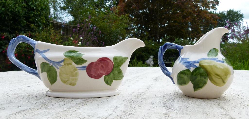 Johnson Bross Franciscan Orchard Glade Theepot Saus Melkkan, Huis en Inrichting, Nieuw, Ophalen of Verzenden, Bord(en), Wedgwood