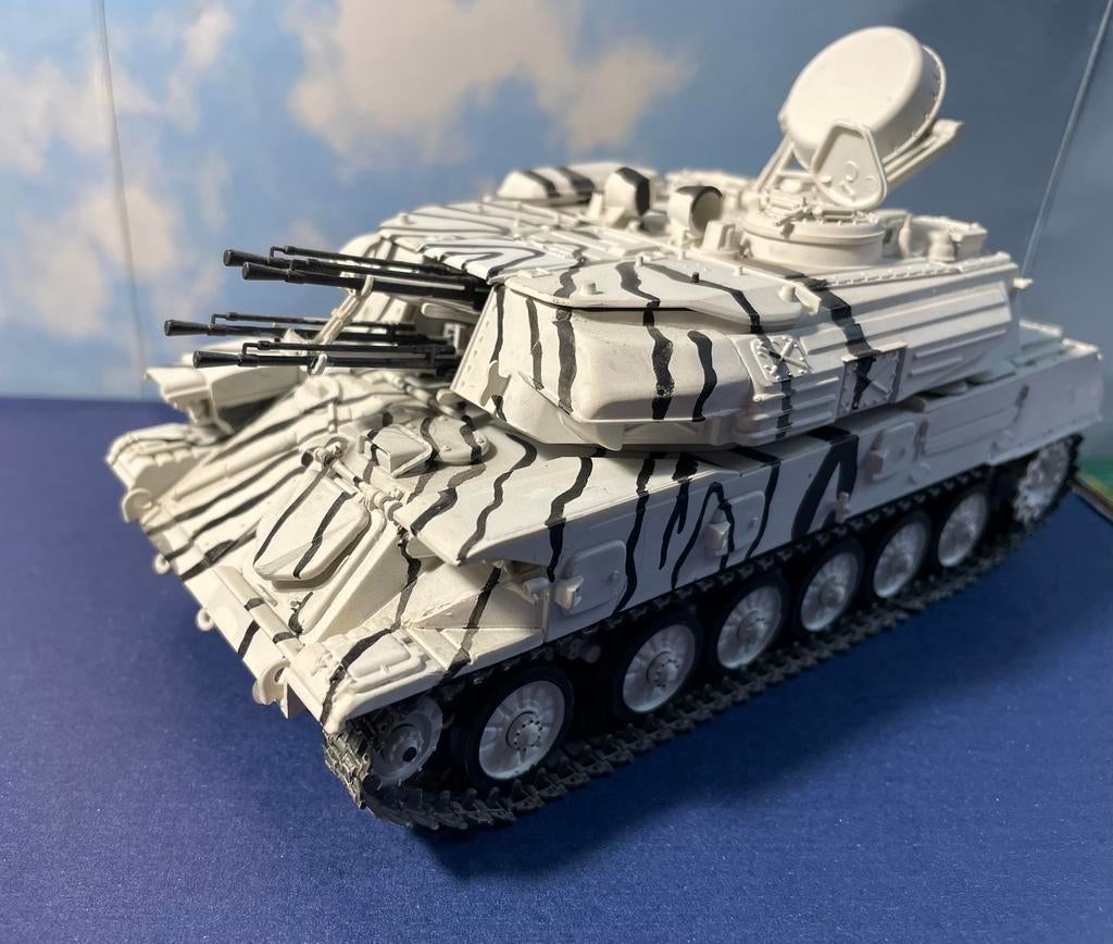 Italeri 268.  ZSU-23-4M Luchtafweer systeem . 1/35, Tank, Italeri, 1:32 tot 1:50, Ophalen of Verzenden