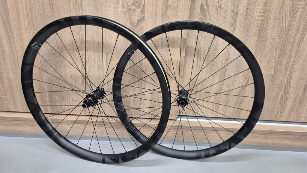 Asymmetrische Carbon boost 27.5 MTB Wielset 32mm, Fietsen en Brommers, Fietsonderdelen, Ophalen of Verzenden, Gebruikt, Wiel, Onbekend