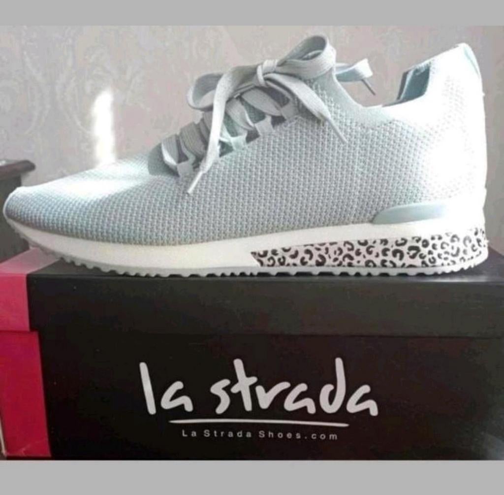 Prachtige schoenen v.La Strada 42
Baby Blue, Kleding | Dames, Ophalen of Verzenden, Zo goed als nieuw, Blauw, Sneakers of Gympen