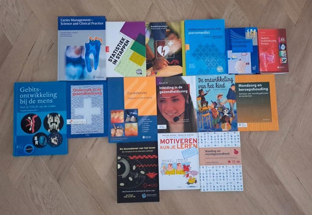 Schoolboeken/kaken Mondzorgkunde, Boeken, Ophalen of Verzenden, Zo goed als nieuw, Overige niveaus