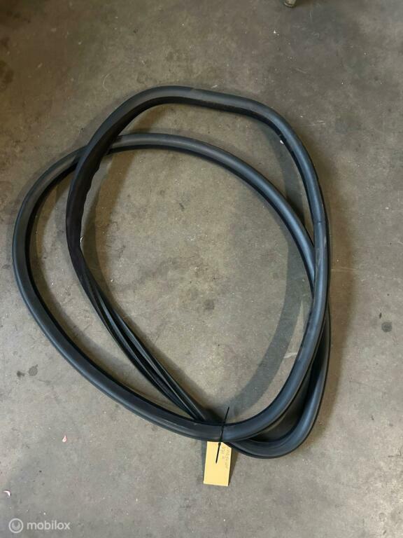 Deurrubber linksvoor Volvo V70 III ('07-'17), Auto-onderdelen, Klein materiaal, Volvo, Gebruikt, Ophalen of Verzenden