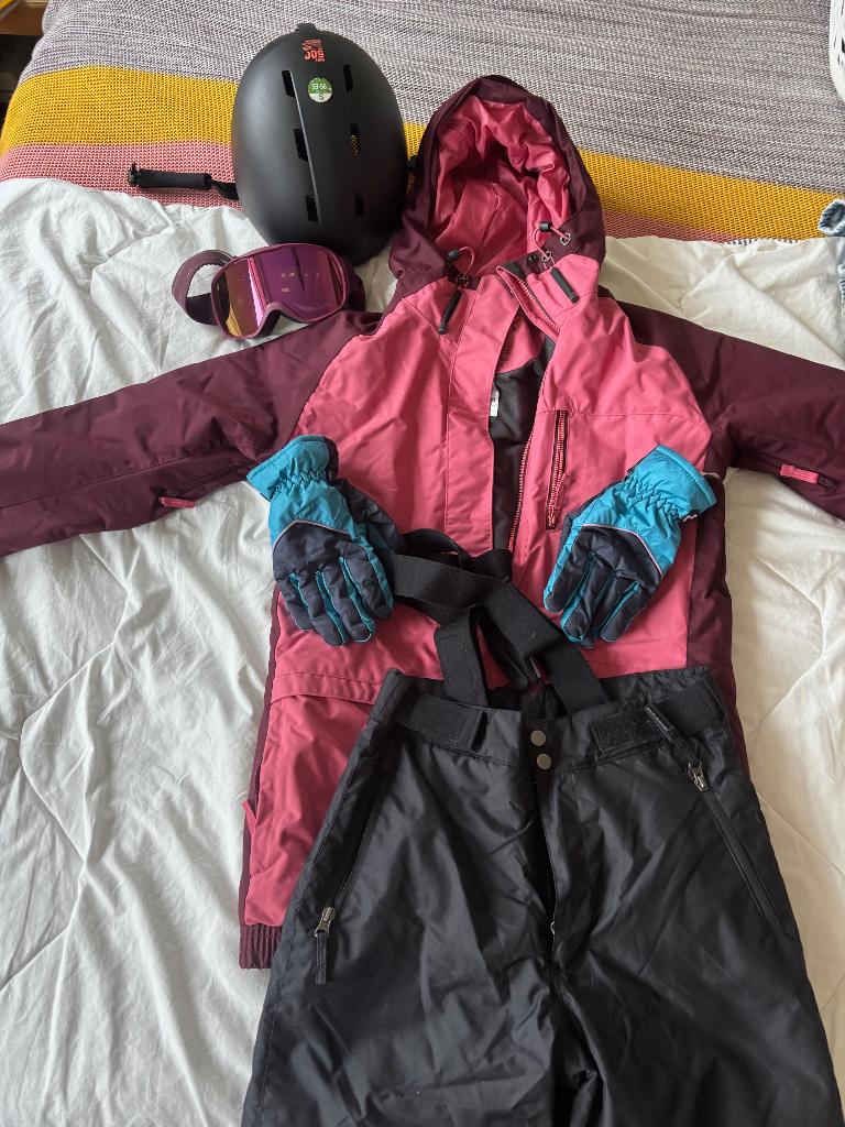 Volledige ski-uitrusting maat S (Decathlon), Sport en Fitness, Overige merken, 140 tot 160 cm, Ophalen of Verzenden, Zo goed als nieuw