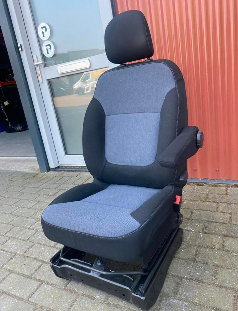 Stoel rechts Renault Trafic Opel Vivaro Talento NV30
