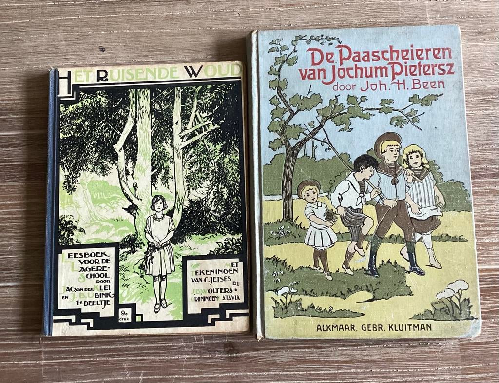 2 oude kinderboeken Het Ruisende Woud/De Paascheieren van, Ophalen of Verzenden