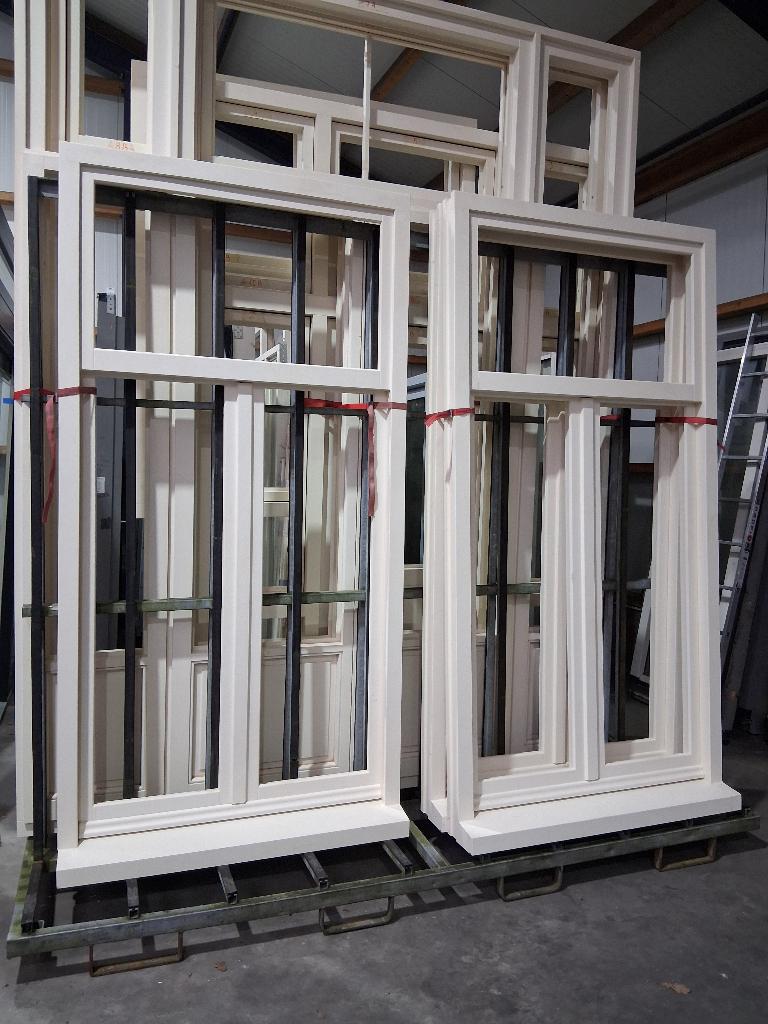 Nieuw XL raamkozijnen  bezorge factuur mogelijk, Doe-het-zelf en Verbouw, 75 tot 150 cm, Raamkozijn, Ophalen of Verzenden, Zo goed als nieuw