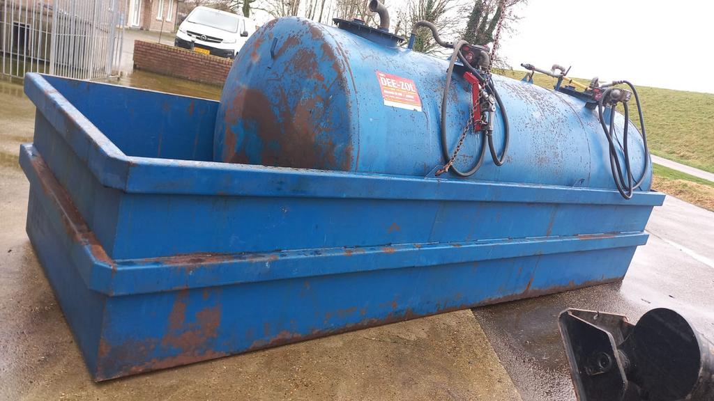 Dieseltank 2x 3000ltr 2x pomp, Ophalen, Gebruikt