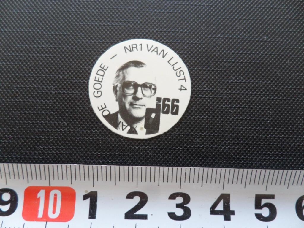 sticker politiek D'66 jan de goede nr 1 van lijst 4 *, Verzamelen, Stickers, Ophalen, Zo goed als nieuw