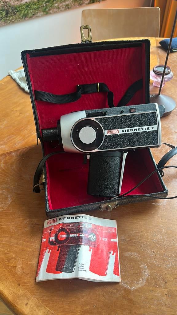 Eumig Viennette 2 - Super 8 camera, Ophalen of Verzenden, 8mm