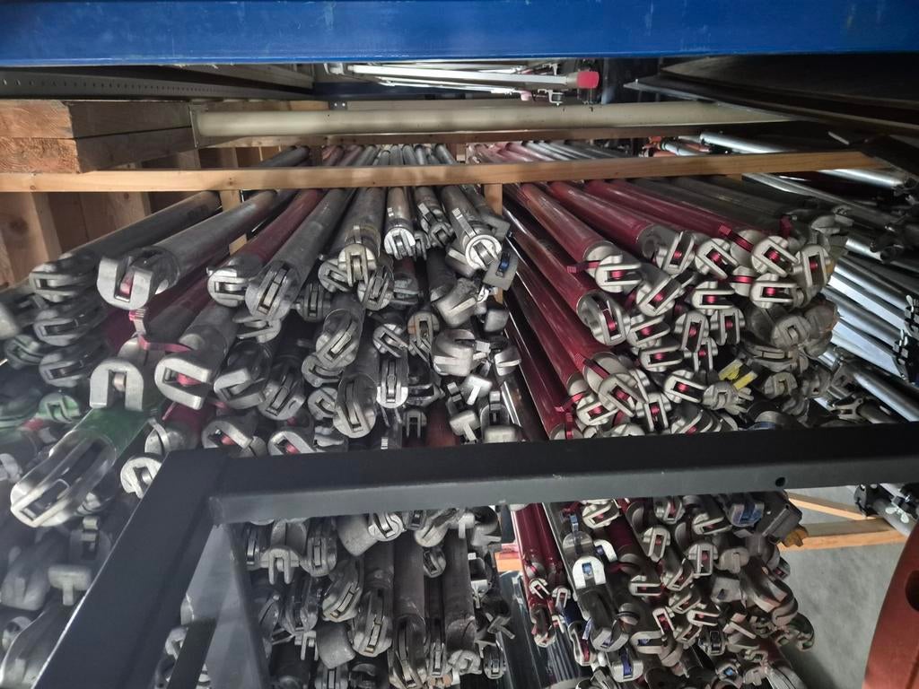 Schoren horizontale  dioganalen schoren altrex enz ...nieuw, Doe-het-zelf en Verbouw, Steigers, Ophalen, Zo goed als nieuw, Rolsteiger of Kamersteiger