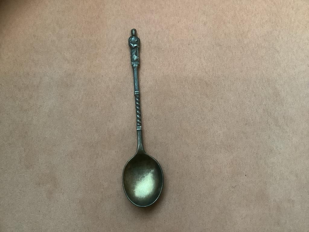 Apostel theelepeltje met gedraaide steel, Antiek en Kunst, Antiek | Bestek, Ophalen of Verzenden