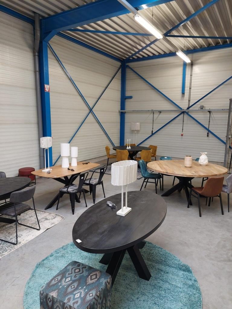 Groot assortiment showroom tafels mango design onderstel, Huis en Inrichting, Design, klassiek, markant, landelijk, modern, Nieuw
