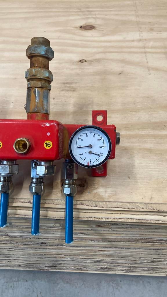 Vloerverwarming | verdelers | 6&19 groepen | gebruikt, Ophalen, Minder dan 30 cm, Overige typen, Zo goed als nieuw