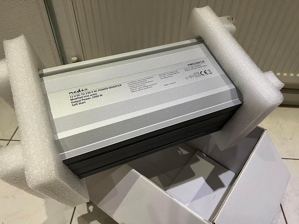 Omvormer 12V -> 230V || 2500W Nedis inverter, Ophalen, Nieuw
