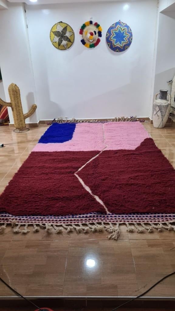 Handgemaakt Rood / roze / blauw berber tapijt, Crème, Ophalen of Verzenden, Maroccarpets, Info@maroccarpets.com