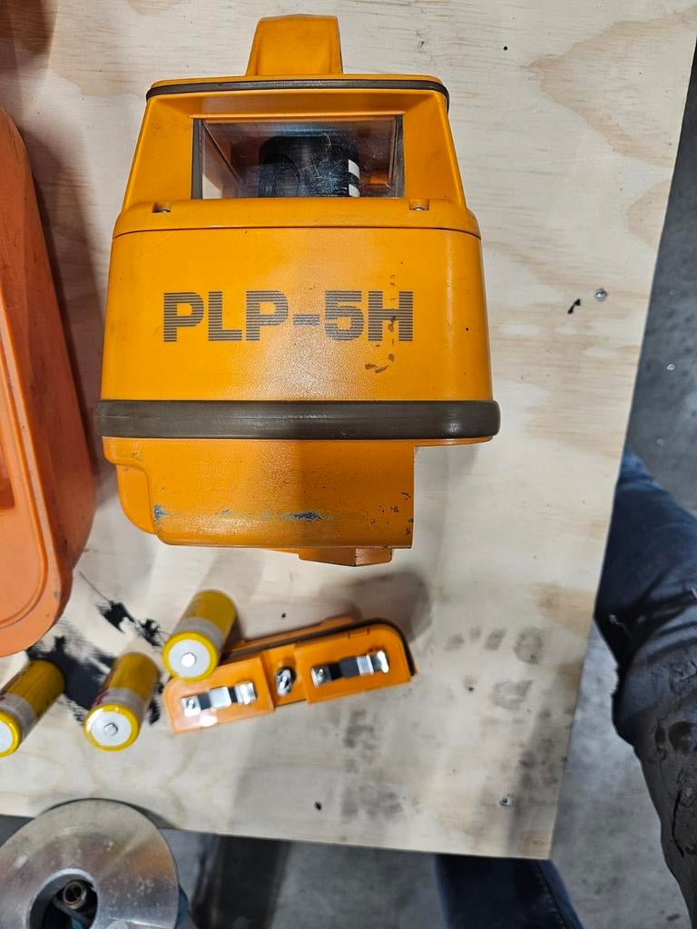 Pentax PLP-5H Laser Waterpas met Statief, Doe-het-zelf en Verbouw, Meetapparatuur, Gebruikt, Overige meters, Ophalen of Verzenden