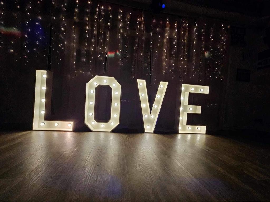 XXL Love Lichtletters - Eyecatcher voor je feest!, Ophalen, Zo goed als nieuw, Versiering, Geboorte of Huwelijk