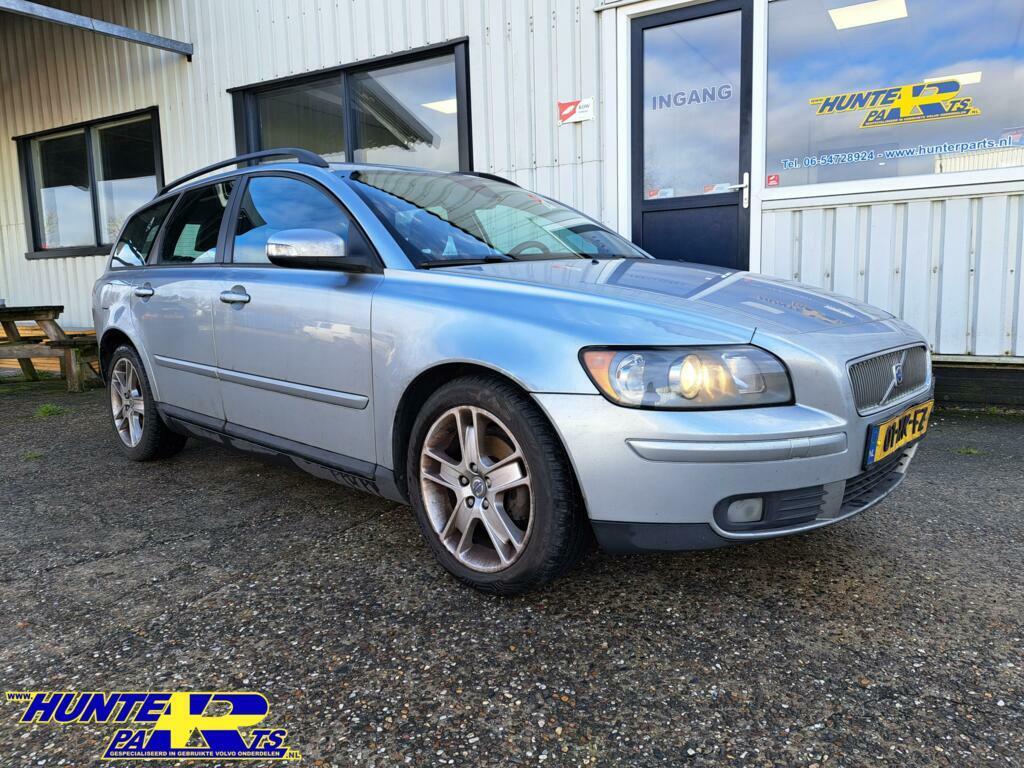Volvo V50 2.0 Momentum , Kleurcode 477, Gebruikt