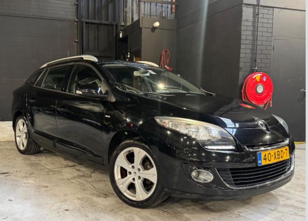 Renault Mégane BOSE 1.5 DCI 81KW Estate 2012 Led/Camera/Navi, Auto's, Voorwielaandrijving, 4 cilinders, 1283 kg, Zwart