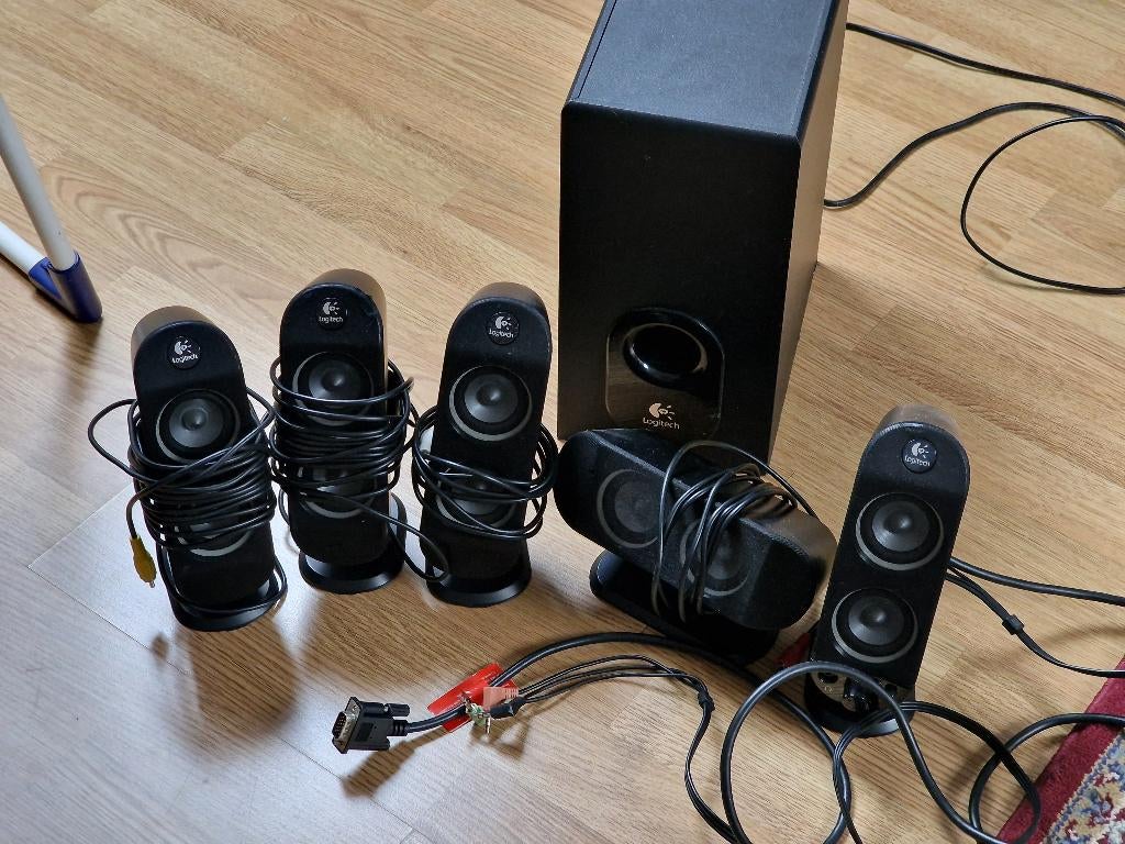 Logitech set 4 geluidsboxen + subwoofer, Audio, Tv en Foto, Luidsprekers, Overige merken, Gebruikt, Subwoofer, Ophalen of Verzenden