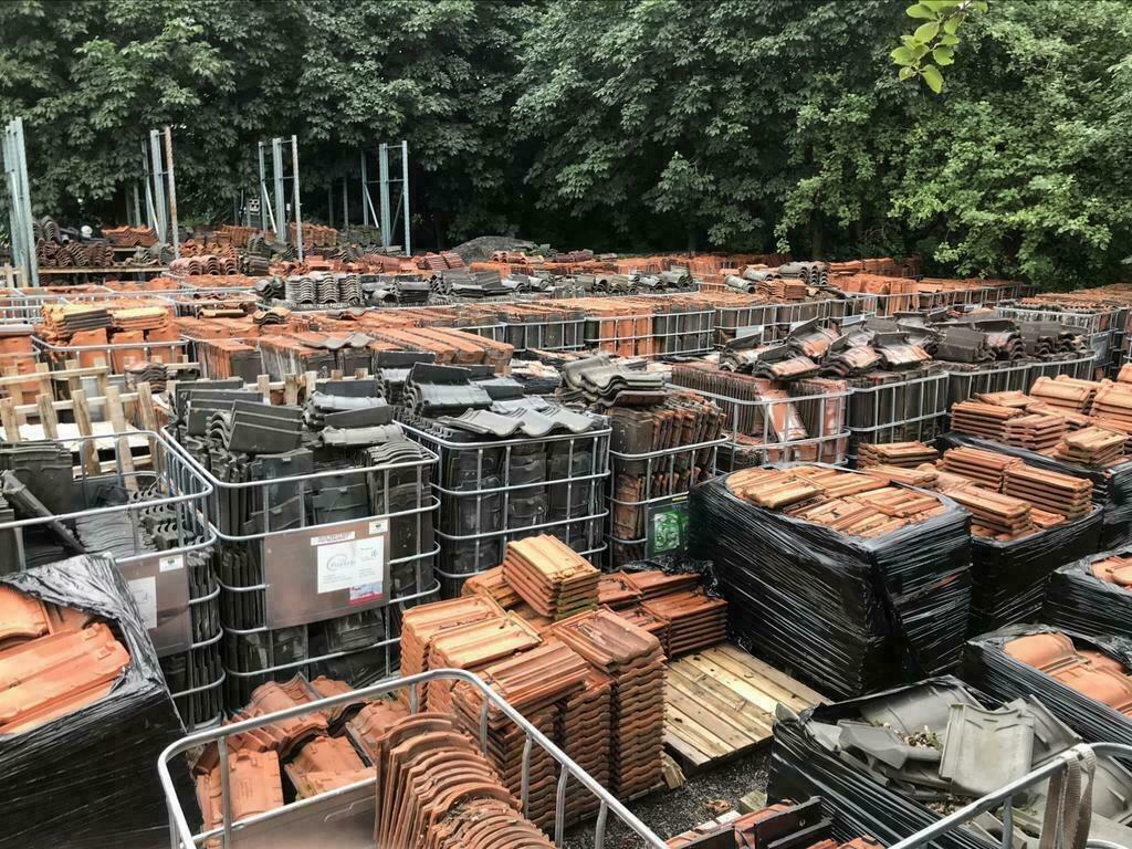 Grote voorraad gebruikte dakpannen nokvorst gevelpan nokpan, Gebruikt, Ophalen of Verzenden, 15 m² of meer, Dakpannen