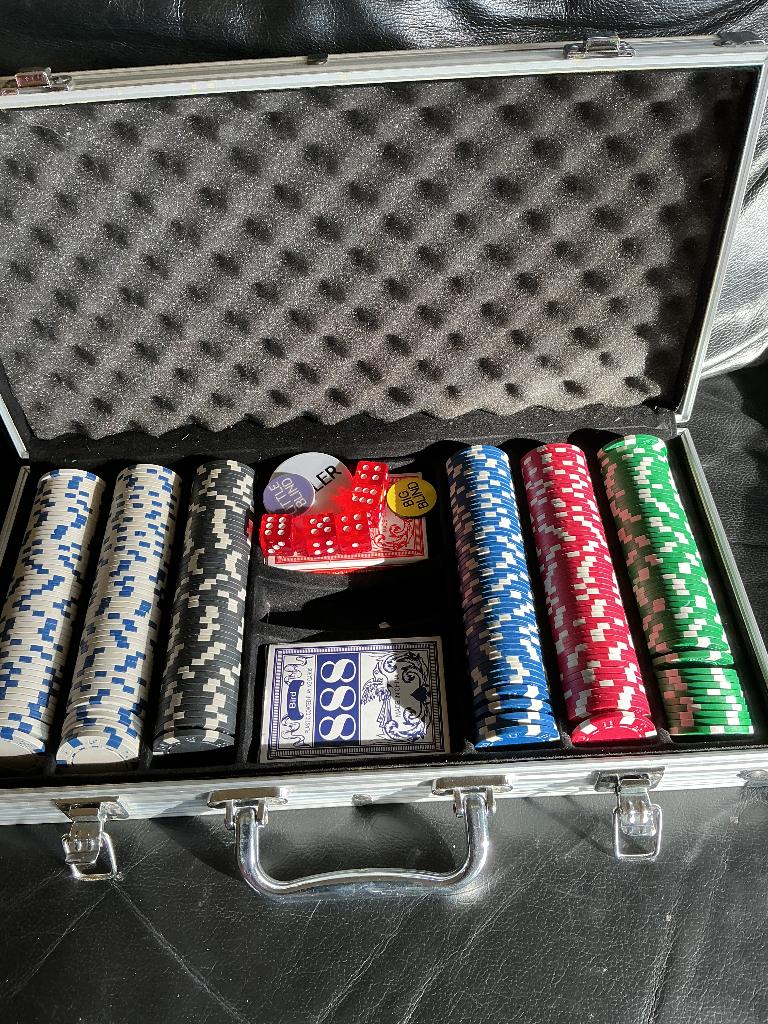 Poker spel, Drie of vier spelers, Ophalen of Verzenden, Zo goed als nieuw