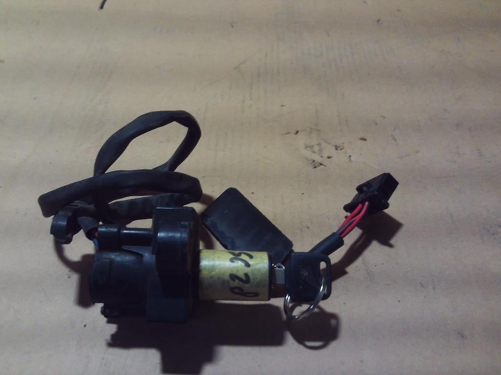 Contactslot met honda sleutel  ,honda Fireblade sc 28, Motoren, Ophalen of Verzenden, Gebruikt