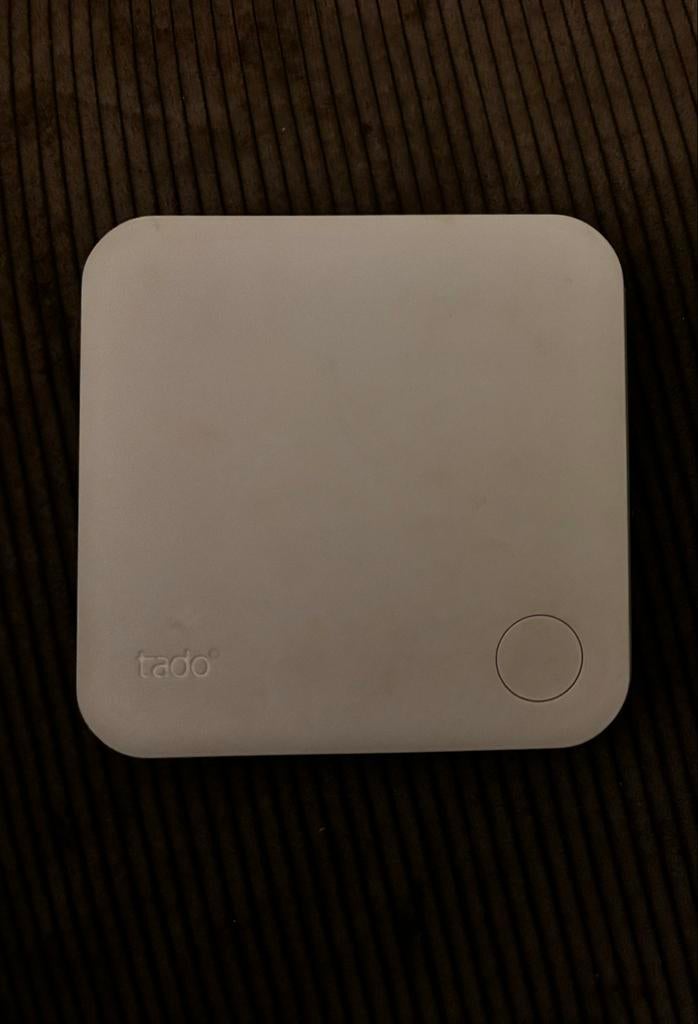 Tado Slimme Thermostaat + internet bridge, Doe-het-zelf en Verbouw, Thermostaten, Ophalen of Verzenden, Slimme thermostaat, Zo goed als nieuw