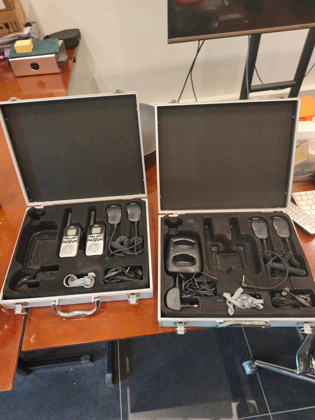 Alecto FR-66 PMR Portofoon Set 2x - accu's matig tot slecht, Gebruikt, Ophalen of Verzenden, Portofoon of Walkie-talkie, Handsfree-functie