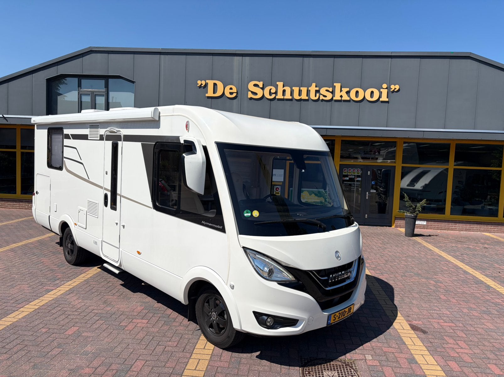 Caravans And Camping Hymer