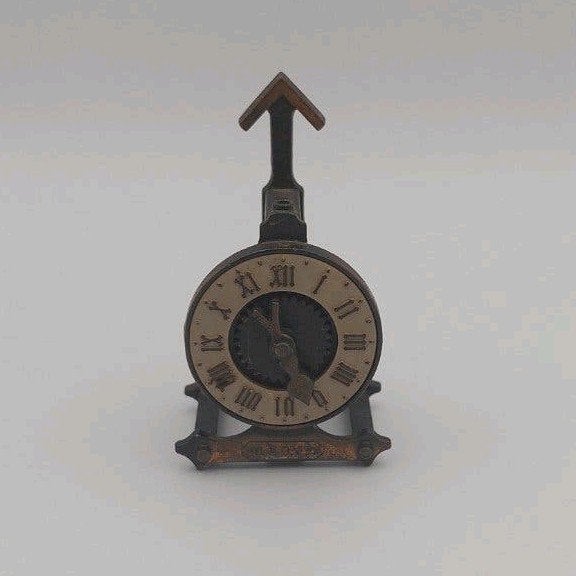 Vintage Puntenslijper in vorm van klok Verzamelen klok j, Ophalen of Verzenden