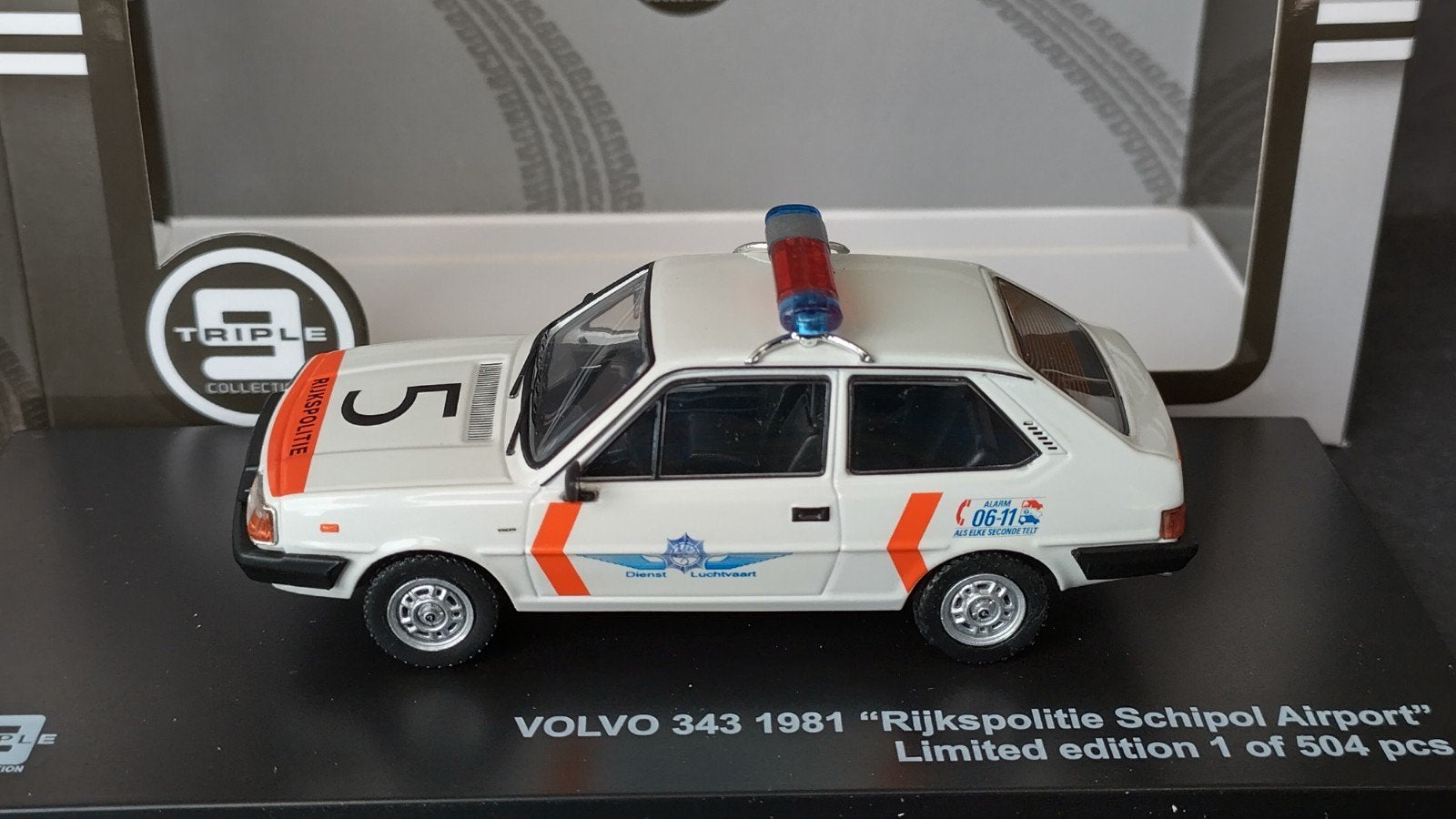 Volvo 343 Rijkspolitie Schiphol Airport  1:43 Triple 9 Pol, Overige merken, Auto, Verzenden, Triple 9