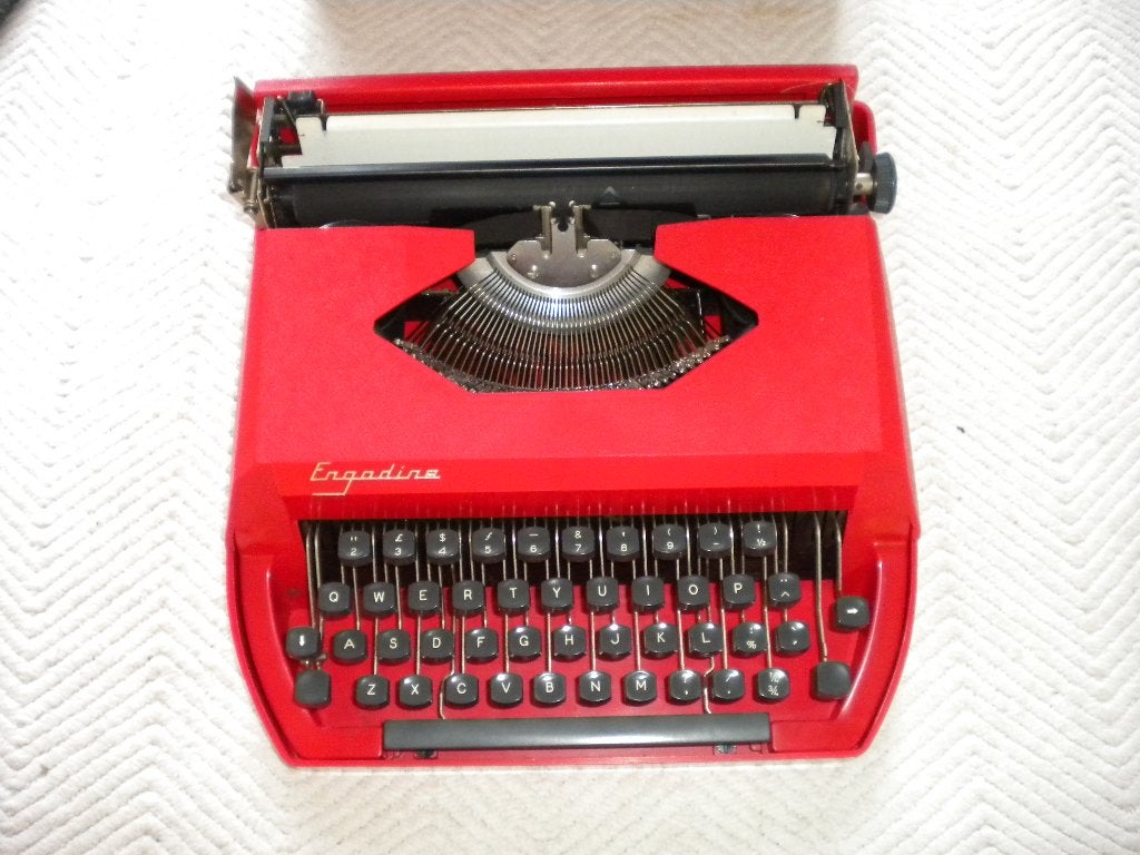 Zeldzame Engadine portable schrijfmachine met draagkoffer., Diversen, Typemachines, Ophalen of Verzenden, Zo goed als nieuw