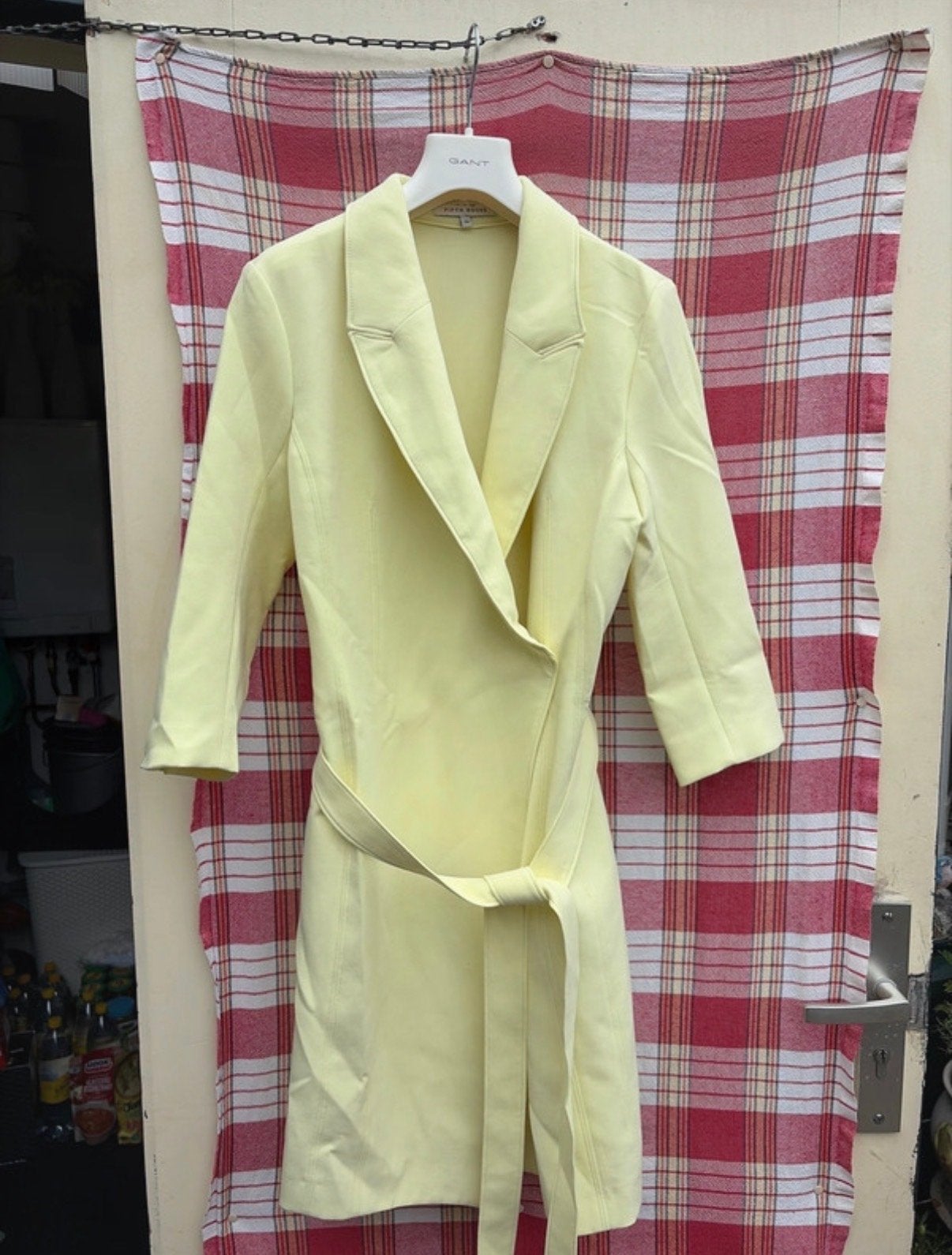 Fifth House jurk met colbert look en ceintuur S 36, Kleding | Dames, Geel, Ophalen of Verzenden, Zo goed als nieuw, Knielengte