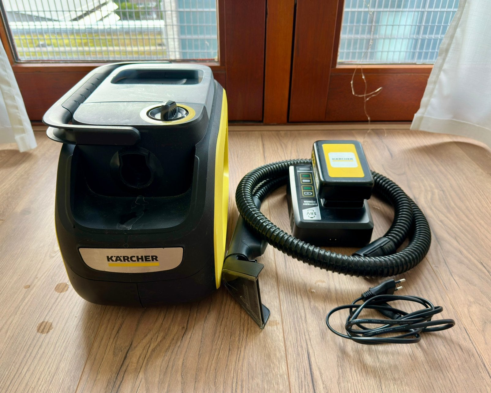 Kärcher SE 3-18 Compact + Accu 18V+ Lader Reinigingsmachines, Doe-het-zelf en Verbouw, Reinigingsmachines, Ophalen of Verzenden