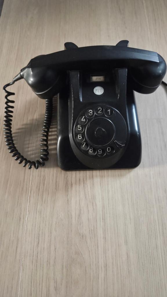 Oude telefoon bakeliet, Telecommunicatie, Vaste telefoons | Niet Draadloos, Ophalen of Verzenden, Met draaischijf