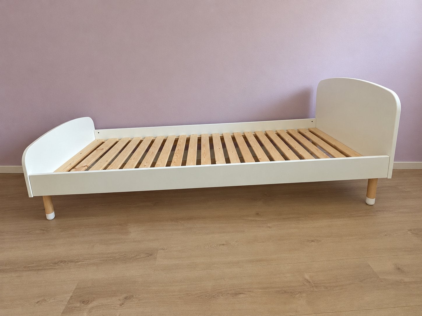 FLEXA Play bed (90x200) incl lattenbodem & uitvalbeschermer, Ophalen, 90 cm, Eenpersoons, Wit
