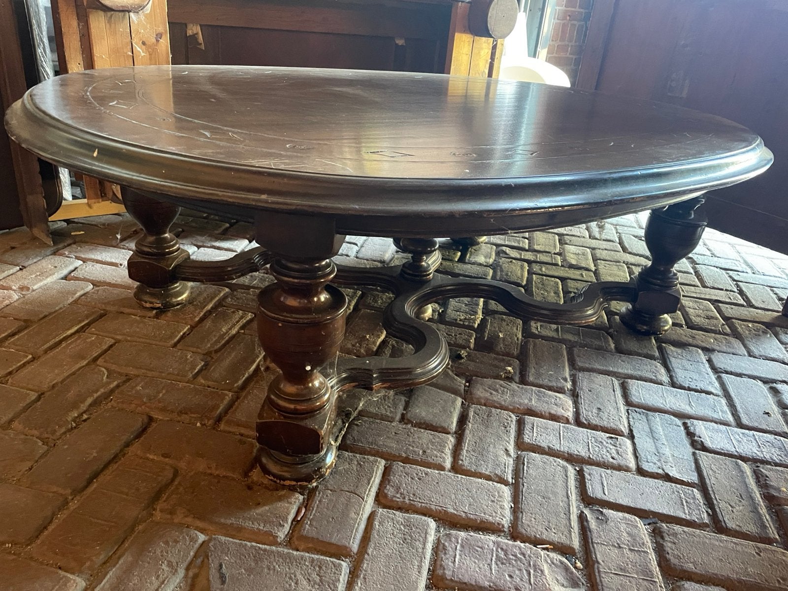 Ovale salontafel, Ophalen